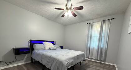 2-bedroom house in lovely Nashville with AC