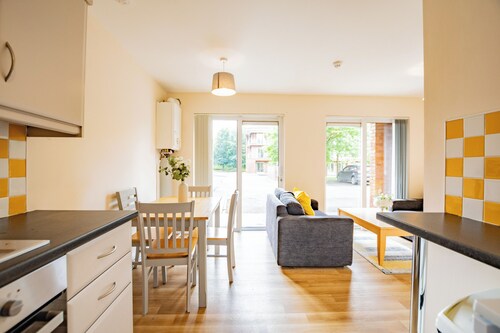 Comfortable Limerick City Stay