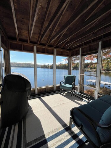 Cozy Lake Cottage on Coldstream
