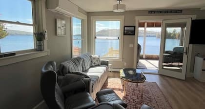 Cozy Lake Cottage on Coldstream