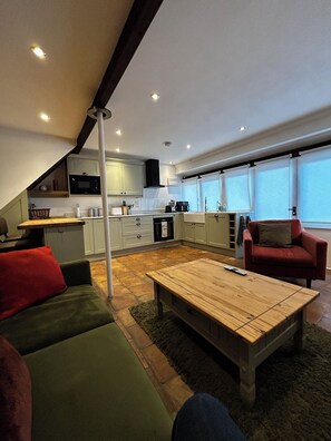 Living area - The Little House Annex – A Peaceful Countryside Stay in Beautiful Shotteswell. (Shotteswell)