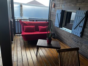 Terrace/patio - LAKAZ'DELAIR - Quiet bungalow with Jacuzzi, close to town and beaches. (Sainte-Anne)