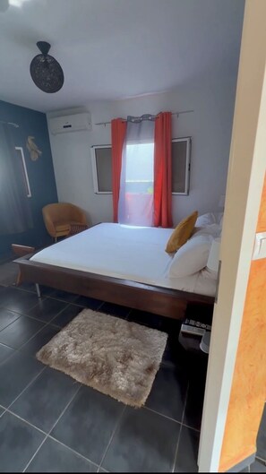 Room - LAKAZ'DELAIR - Quiet bungalow with Jacuzzi, close to town and beaches. (Sainte-Anne)