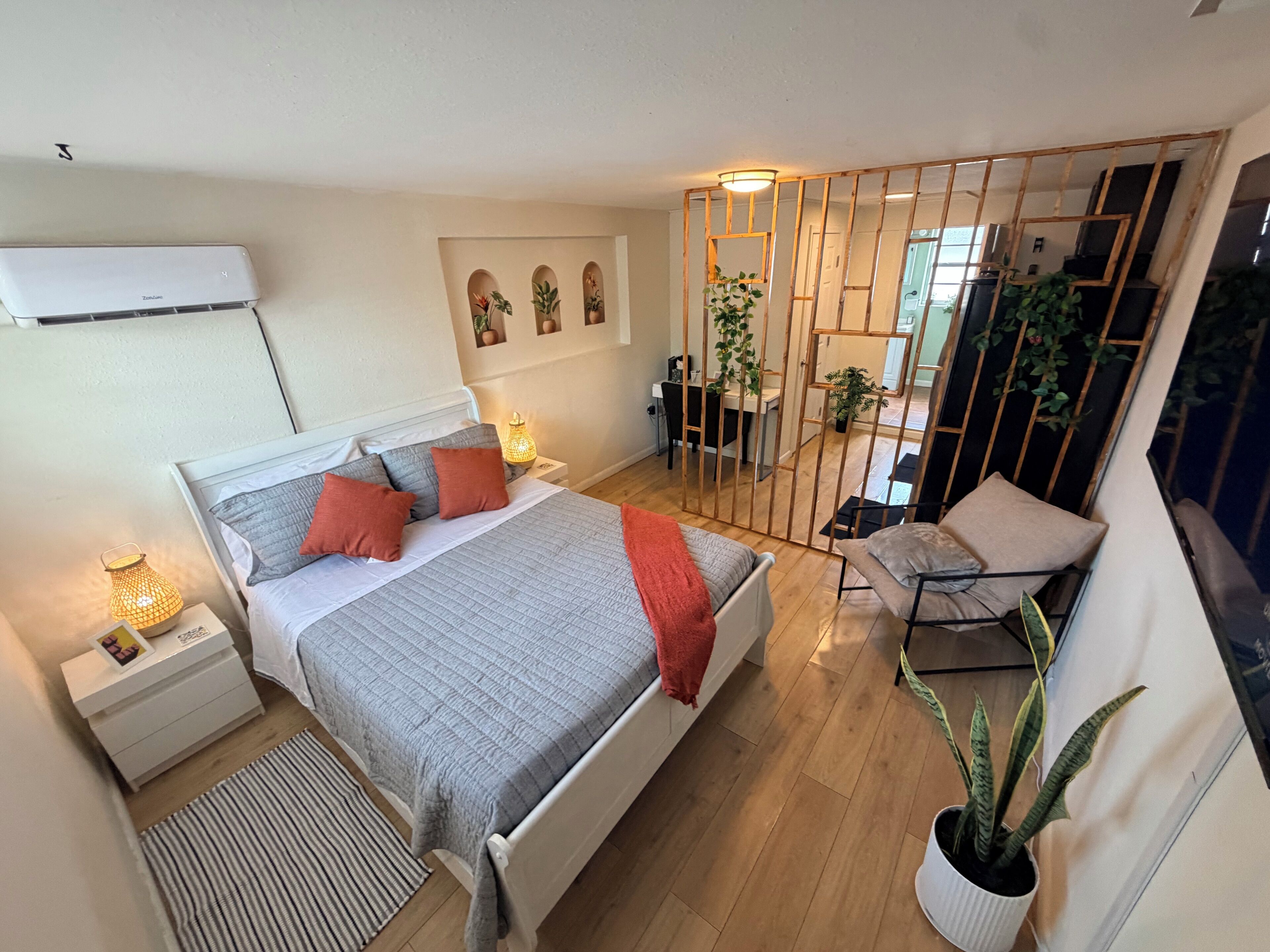 1 bedroom, internet, bed sheets