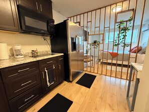 1 bedroom, iron/ironing board, free WiFi, bed sheets - Sunny Baldwin Park Studio • Walk to Cafés • Near Downtown (Orlando)