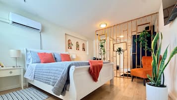 1 habitación, tabla de planchar con plancha, wifi gratis y ropa de cama