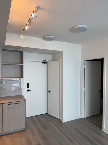 BRAND NEW 2BR 2BA never lived in unit. World Cup Ready!