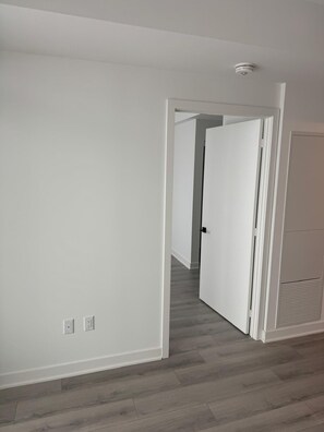 Interior - BRAND NEW 2BR 2BA never lived in unit. World Cup Ready! (Toronto)