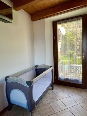 Interior - Casa Di Gloria, in the historic center of Perledo, spectacular view of the lake! (Perledo)