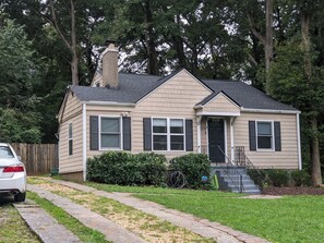 Exterior - Comfortable 3-bed/2bth house in Decatur, near Emory (Decatur)