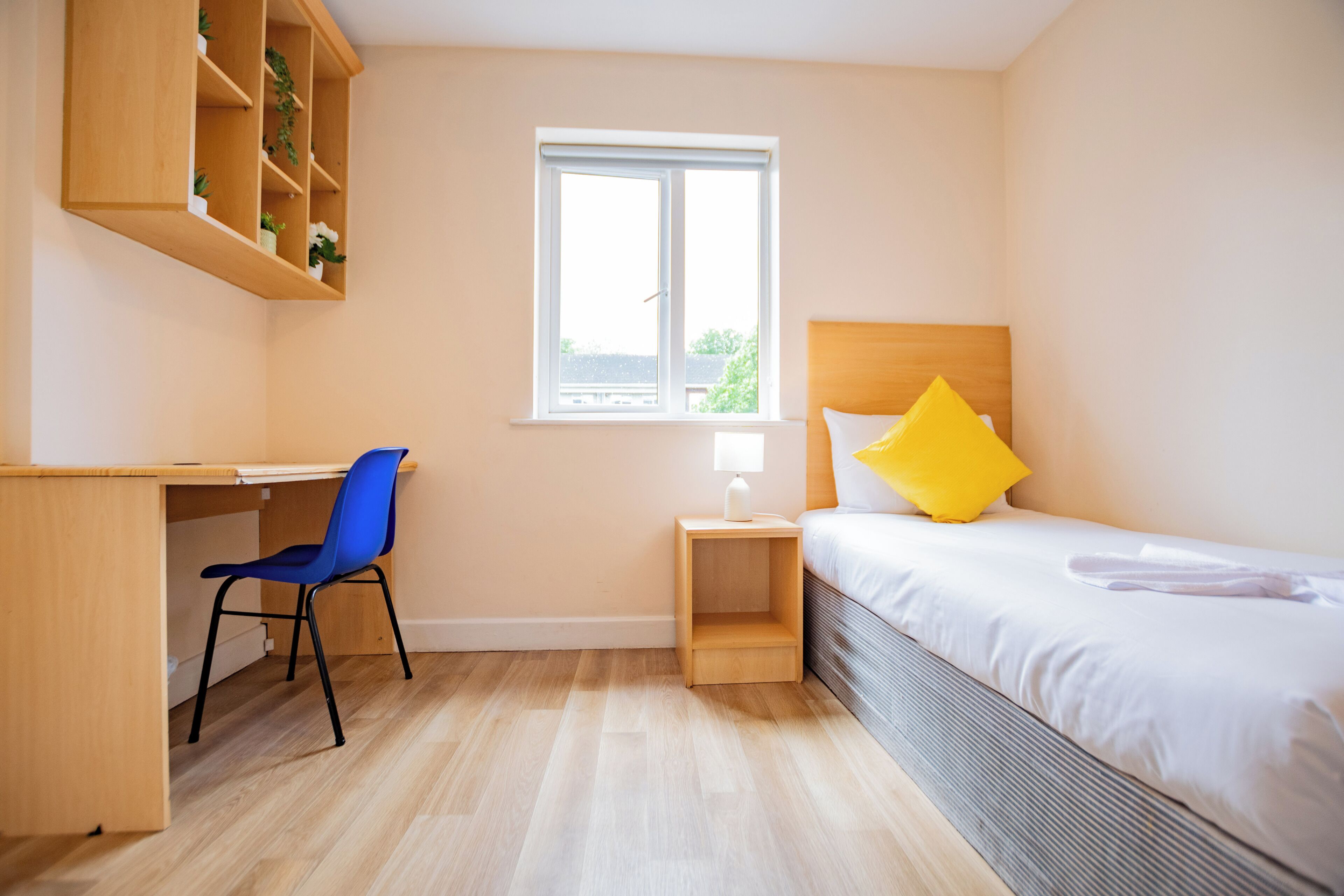 4 slaapkamers, een strijkplank/strijkijzer, internet, beddengoed