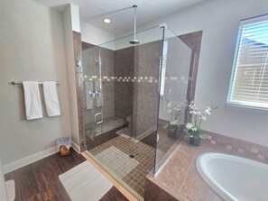 Shower, towels, soap, toilet paper - Beautiful Large Pool Home Located in the Heart of Paradise!!! (Cape Coral)