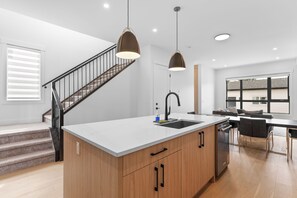 Interior - Modern Luxury Home | 3 Min to University, Stadium & Major Hospitals (Calgary)