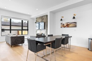 Interior - Modern Luxury Home | 3 Min to University, Stadium & Major Hospitals (Calgary)