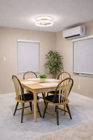 Dining - World Cup 2026 Stay Near Hard Rock Stadium, Aventura & Beaches (Hallandale Beach)