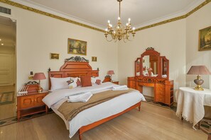 3 chambres, fer et planche à repasser, accès Internet, draps fournis