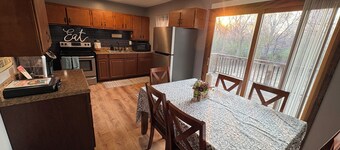 Tranquil 3-bedroom house with AC in charming Topeka