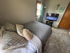 3 bedrooms, free WiFi, bed sheets, wheelchair access