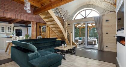Large, Comfortable Holiday Villa With a Garden