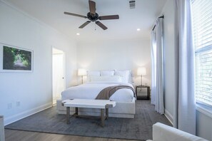 Iron/ironing board, free WiFi, bed sheets - The Tanglewood, 3BR by Velvet Ditch Villas (Oxford)