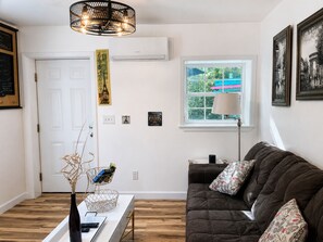 TV - 10 minutes from the beach-Apartment in charming Shallotte with AC (Shallotte)