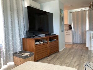 2 bedrooms, iron/ironing board, WiFi, bed sheets - Peaceful, 2-bedroom house, less than 2 miles from Englewood beach. (Englewood)