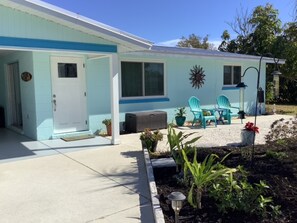 Exterior - Peaceful, 2-bedroom house, less than 2 miles from Englewood beach. (Englewood)