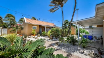 Departamento Confort, vista al jardín | Exterior