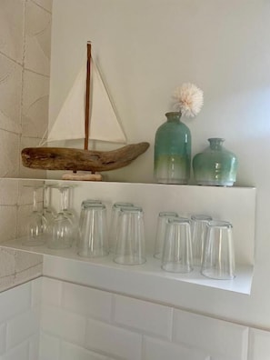 Appartement Confort, vue sur le jardin | Cuisine privée | Réfrigérateur, surface de cuisson, lave-vaisselle