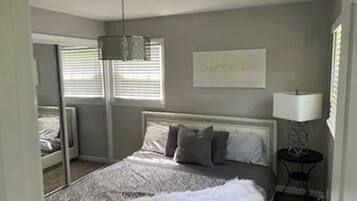 3 bedrooms, iron/ironing board, free WiFi, bed sheets
