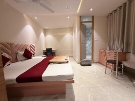 Economy Double Room | In-room safe, desk, laptop workspace, blackout curtains