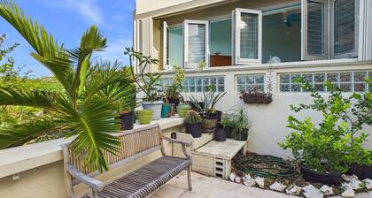 NEW LISTING Unwind at The Reef - Relaxing 2BR Beach Condo w/Pool & Ocean Breezes