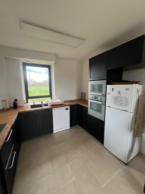 Private kitchen - Typical family home in the Lot countryside 6/8 people (Anglars-Nozac)