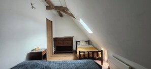 3 bedrooms, WiFi, bed sheets - Typical family home in the Lot countryside 6/8 people (Anglars-Nozac)