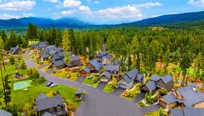 Exterior - Spacious 4BD, HotTub, FirePit, BBQ, GameRoom, Walking Distance to Suncadia Lodge (Cle Elum)