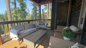 Property grounds - Spacious 4BD, HotTub, FirePit, BBQ, GameRoom, Walking Distance to Suncadia Lodge (Cle Elum)