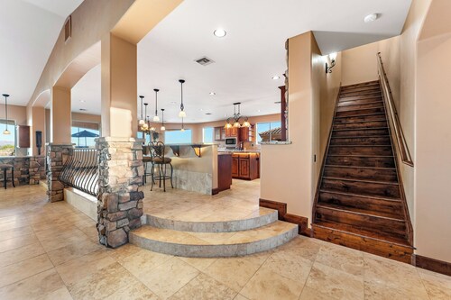 Spacious 7-bedroom  Riverfront House with a Casita, Private Beach & Launch Ramp