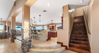 Spacious 7-bedroom Riverfront House with a Casita, Private Beach & Launch Ramp