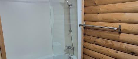 Secadora de cabello y papel de baño