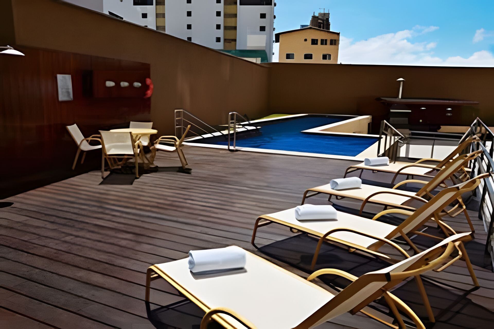 Apartamento básico | Piscina