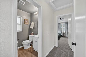 Bathroom - Updated 3br- Fiber Wi-Fi by Toledo Hospital & UT! (Toledo)