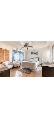 Cozy 1-bedroom apartment in peaceful Bull Bay with AC