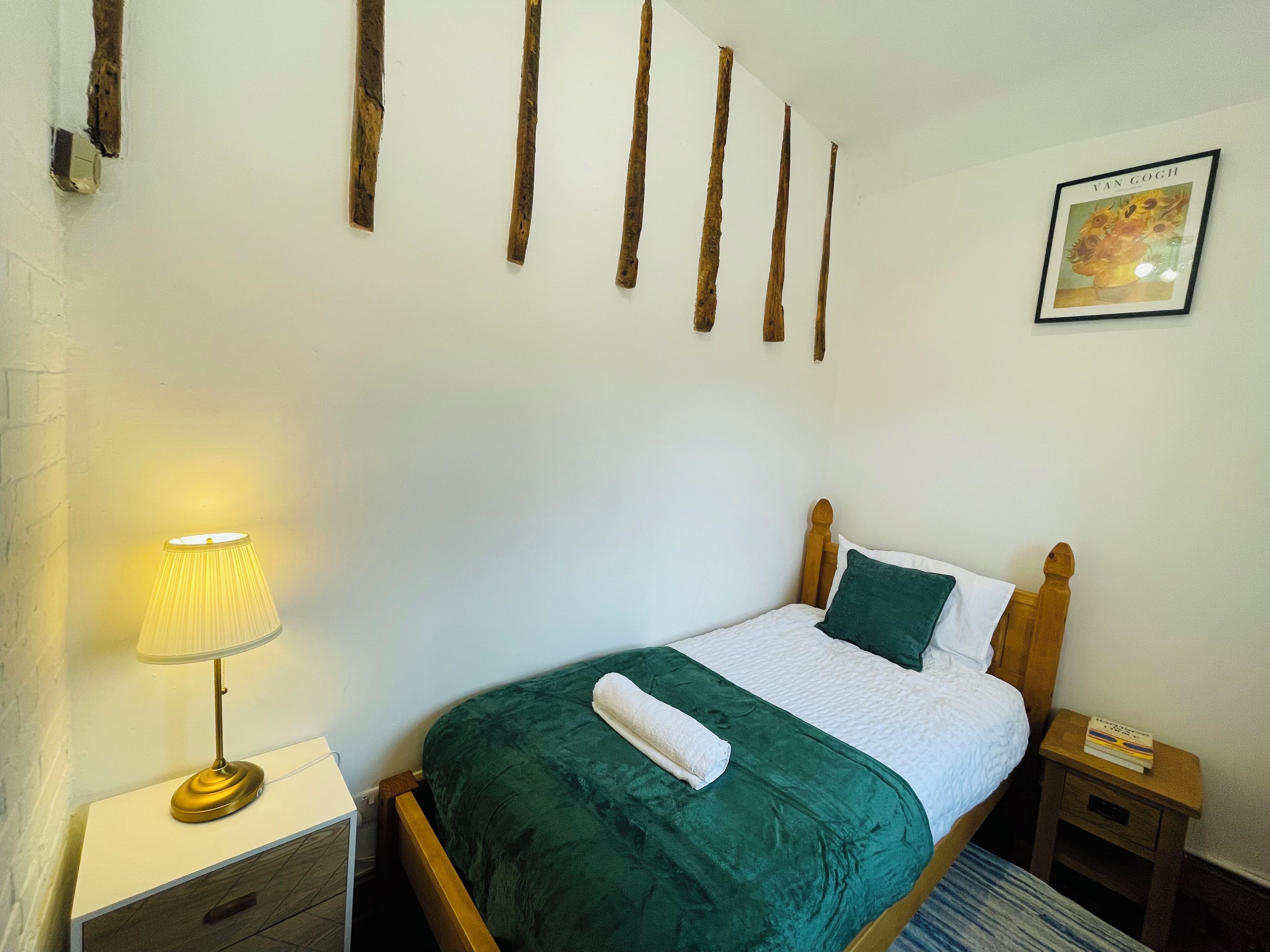 House, 3 Bedrooms, Balcony