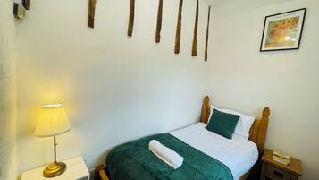 House, 3 Bedrooms, Balcony