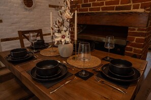 House, 3 Bedrooms, Balcony | Dining room - Gorgeous 3 Bedroom Cottage In Canterbury (Canterbury)