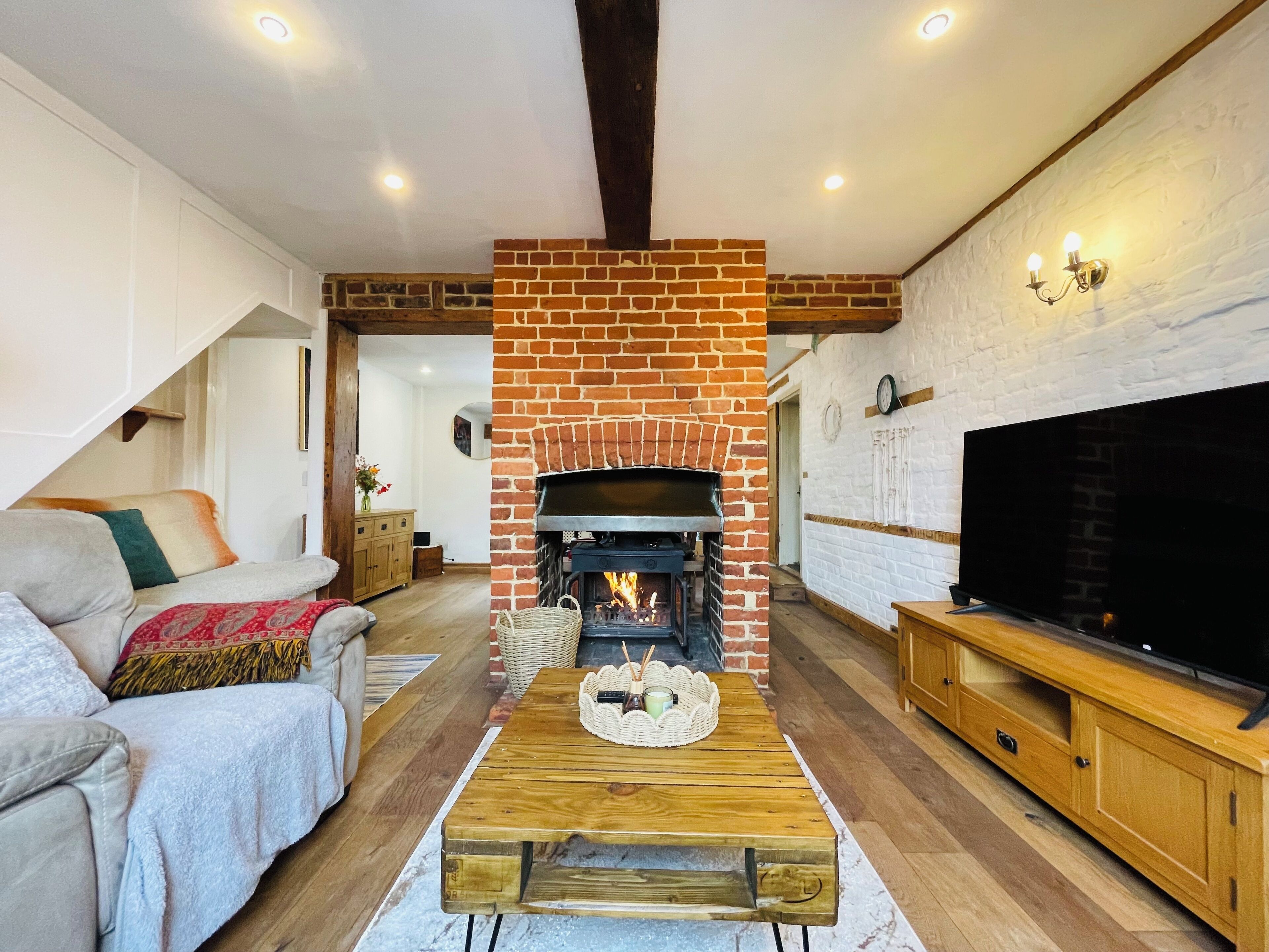 House, 3 Bedrooms, Balcony | Living room