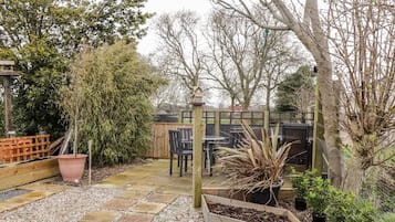 Loft, 2 Bedrooms, Garden View | Garden