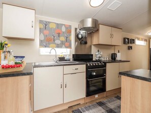 Interior - Charming Lodge Retreat With Garden View (Dover)