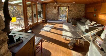 "Le domaine des grès", grande cabane isolée dans la forêt de Fontainbleau