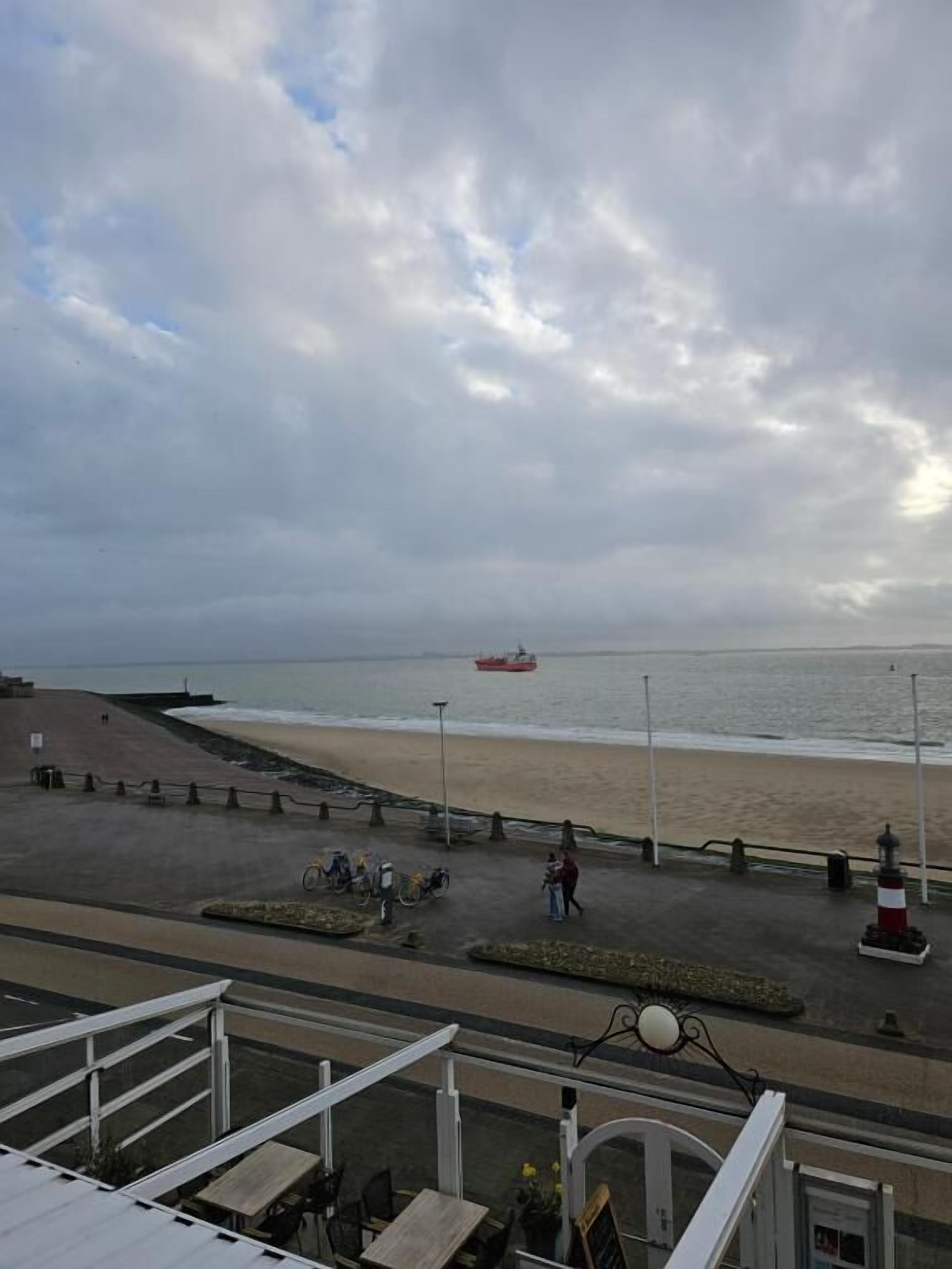 Deluxe Twin Room, Lanai, Sea View | Beach